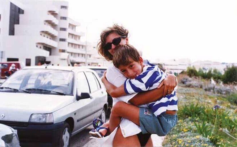 Mãe e filho quando André era uma criança e veio morar, para Lisboa, com a jornalista.