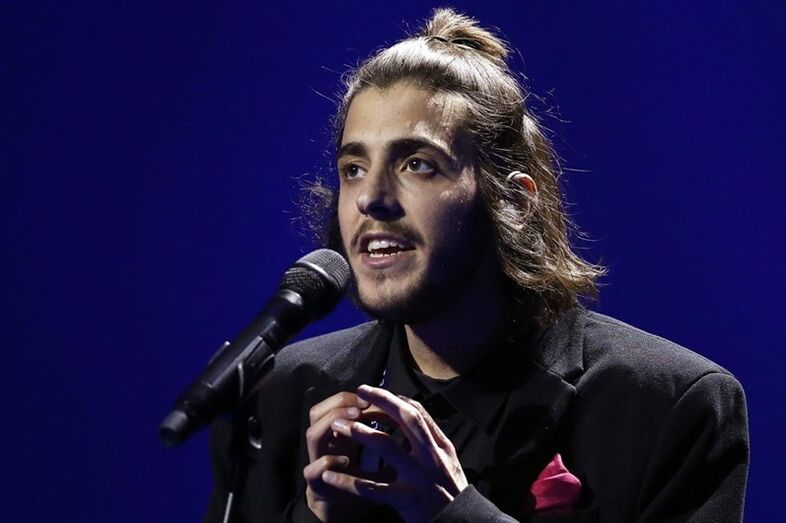 Salvador Sobral e a namorada na Eurovisão