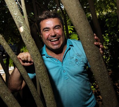 Incrível! Avó de Toy fuma droga aos 89 anos 