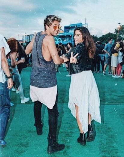 Mia Rose e vocalista dos D.A.M.A deram o nó