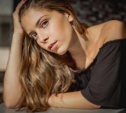 Aos 18 anos, a filha de Tony Carreira não larga carteira de 1790 euros