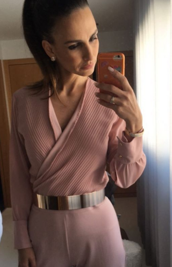 Lúcia Garcia e Bruno Aguiar batizam as filhas