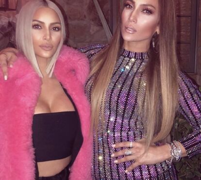 Jennifer Lopez convida Kardashians para festa de arromba em sua casa