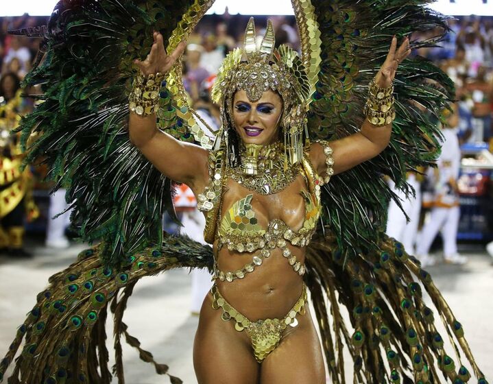 Toda beleza e sensualidade do grupo especial das escolas de samba cariocas