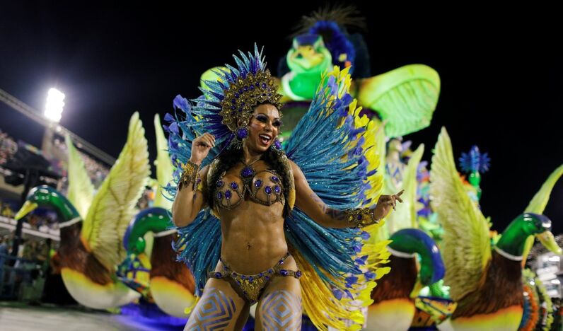 Toda beleza e sensualidade do grupo especial das escolas de samba cariocas