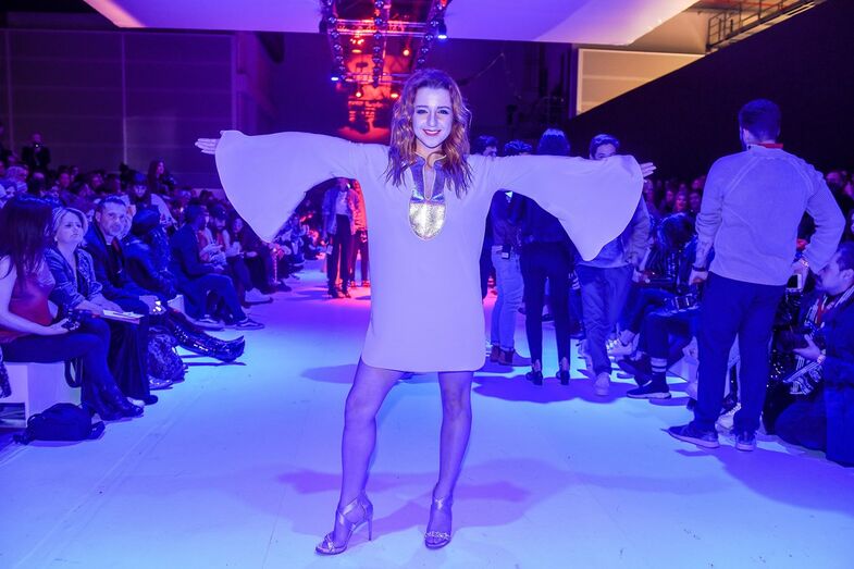 Recém-casadas, Gabriela Sobral e Inês Herédia divertem-se na ModaLisboa