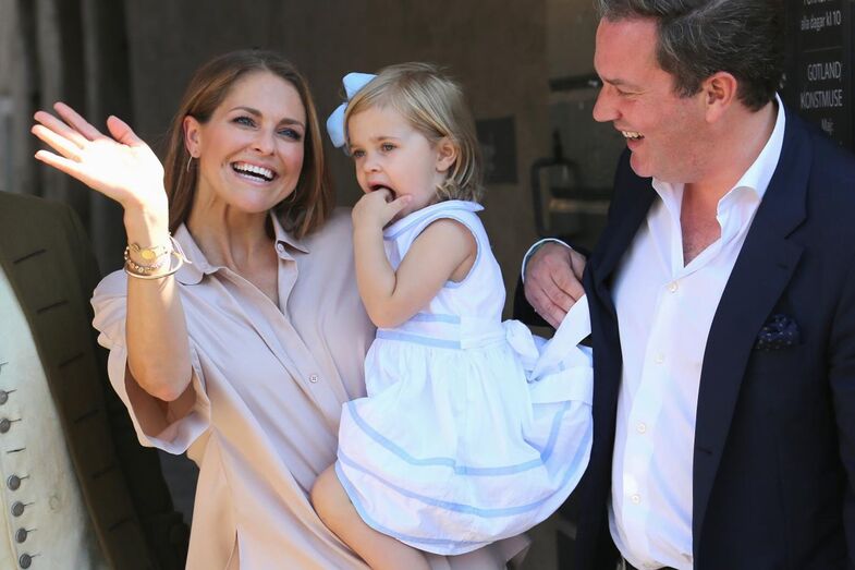 As primeiras imagens da filha recém-nascida de Madalena da Suécia