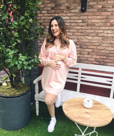 Mia Rose mostra tendência excêntrica para grávidas