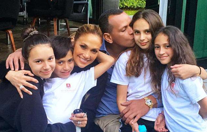 Jennifer Lopez e Alex Rodriguez com os filhos de ambos