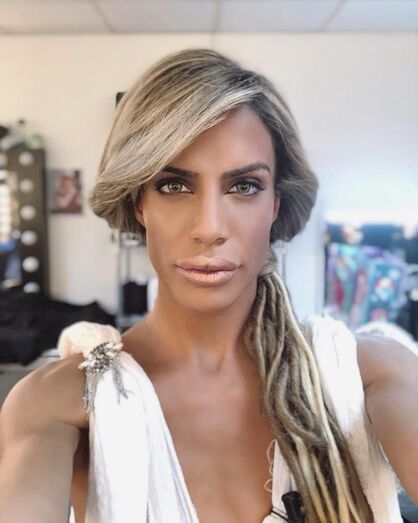 O extravagante e camaleónico Carlos Costa