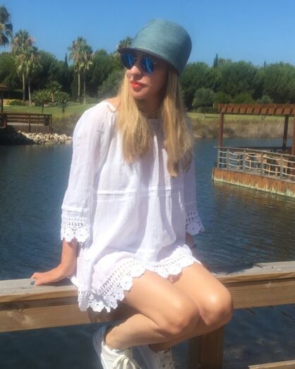 Judite de férias em resort de luxo