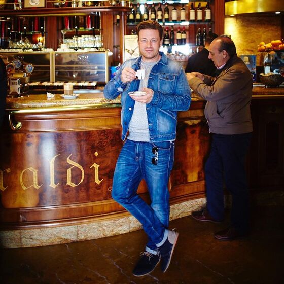 Jamie Oliver admite estar à beira da falência e tira 14 milhões de euros da poupança para salvar restaurantes