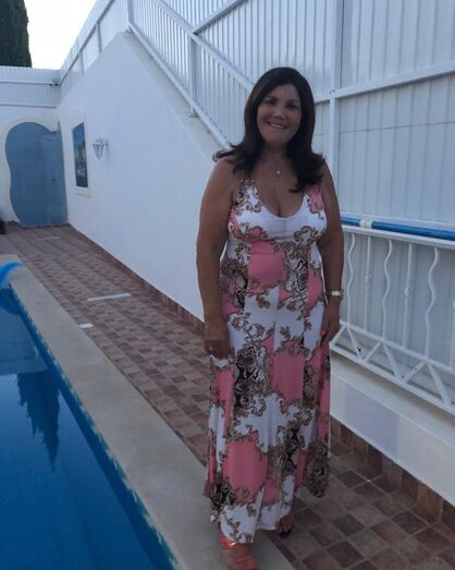 Longe de Ronaldo, Dolores apoia filho