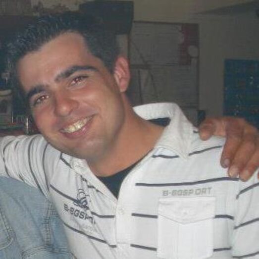Tem 35 anos e procura o verdadeiro amor da sua vida. O agricultor tem um passado amoroso marcado pelo desgosto.