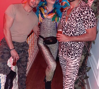 Entre na festa de aniversário de Sara Salgado... cheia de amigos famosos