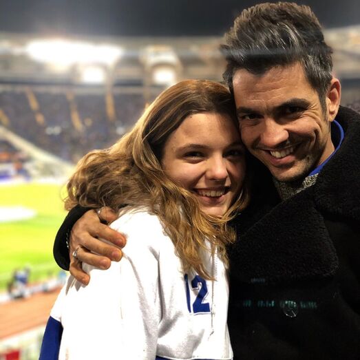 A decisão da separação terá partido de Joana Cruz e deixou o músico devastado. Principalmente porque apanha-o numa altura muito frágil da sua vida. A filha adolescente do músico, Inês, com 13 anos de idade, luta contra um cancro.