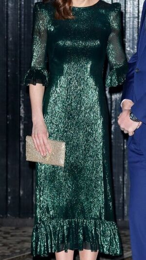 Na Irlanda, Kate arrasa com vestido esmeralda de 2 mil euros