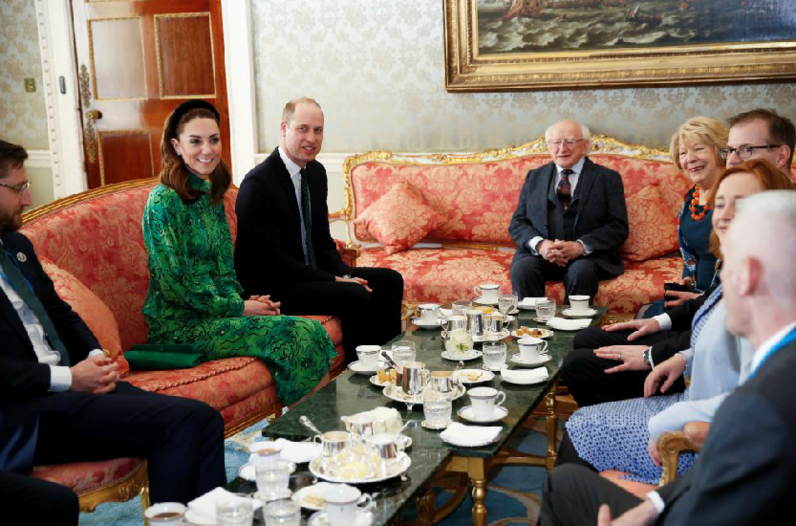 Kate Middleton rouba todos os olhares ao chegar à Irlanda