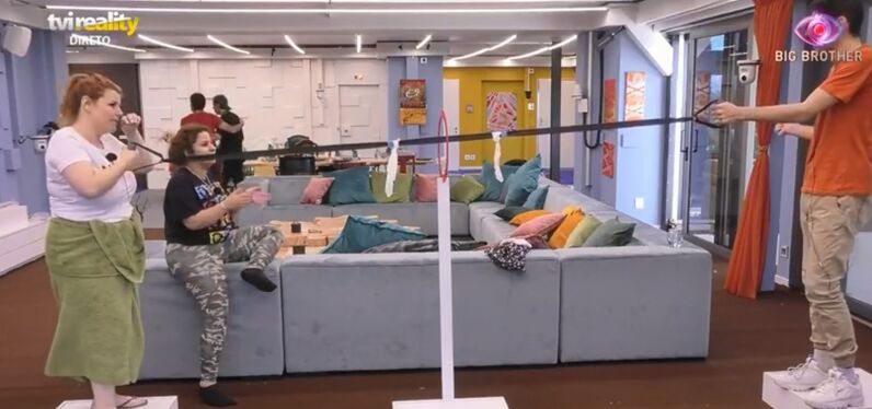 O triste e descriminada vida de Noélia no Big Brother