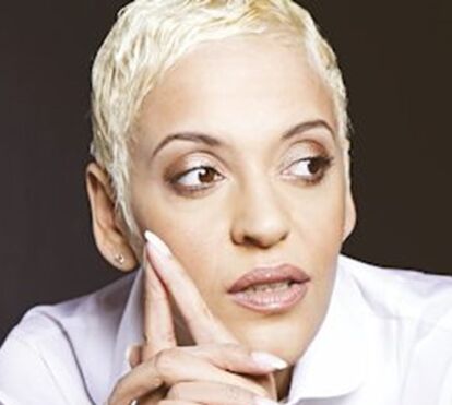 Que crescido que está! Mariza surpreende fãs com foto rara do filho