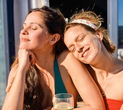 Cansada da quarentena, Margarida Vila-Nova junta amigas para celebrar aniversário